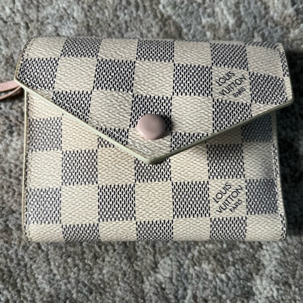 💯Louis Vuitton Cream and Gray Checkered Damier Azur